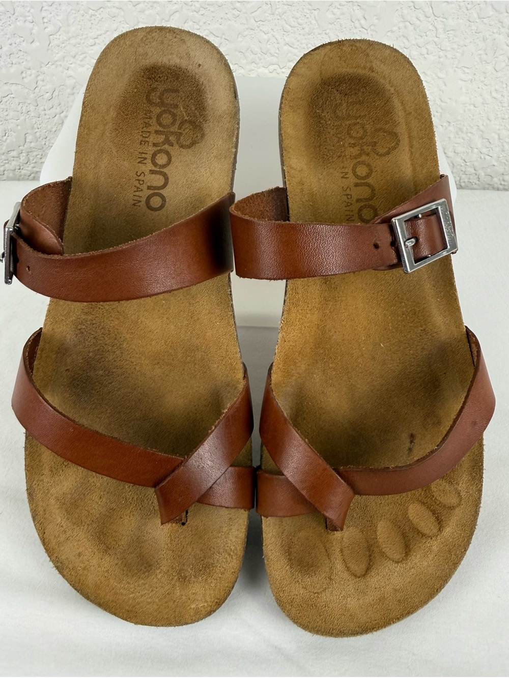 Yokono | Leather Toe Loop Sandals | Brown | Women's 8